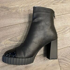 Qupid Black Ankle Boots